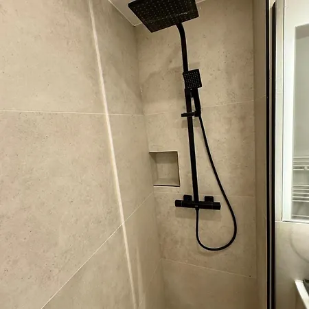 New - - Hauptbahnhof - 4 Guests Appartement