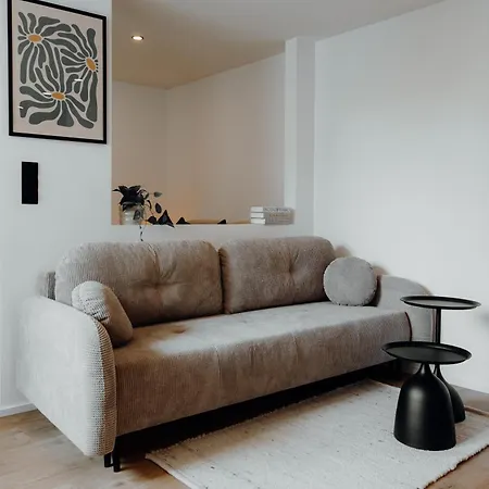 New - - Hauptbahnhof - 4 Guests *